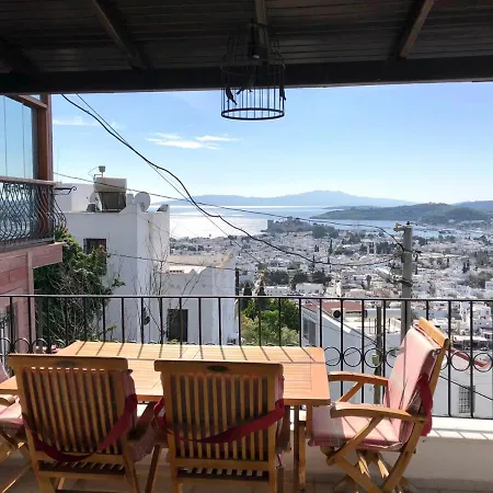 Villa Triplex With A Unique Wide View Of *